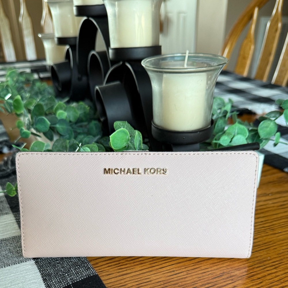 Michael Kors Blush Pink Wallet